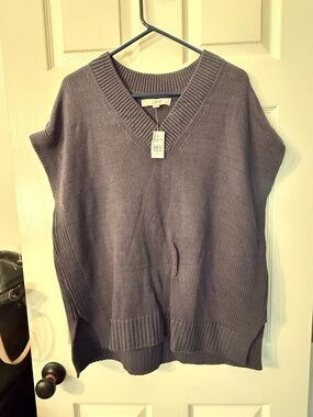 LOFT V-Neck Sleeveless Sweater in Gray